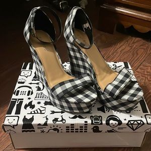Black and White New Wedge Shoes